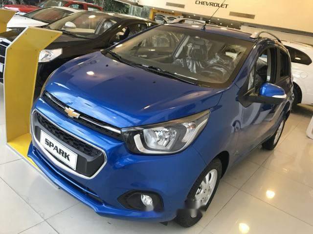 Bán xe Chevrolet Spark 2018, màu xanh lam  0