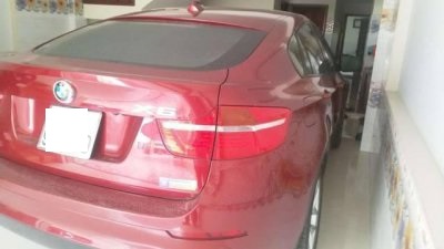 Cần bán BMW X6 sản xuất năm 2011, màu đỏ, nhập khẩu