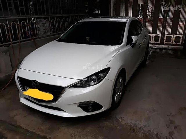 Cần bán xe Mazda 3 năm sản xuất 2015, màu trắng giá cạnh tranh