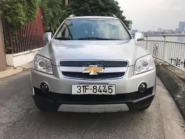 Bán Chevrolet Captiva LT 2009, màu bạc như mới