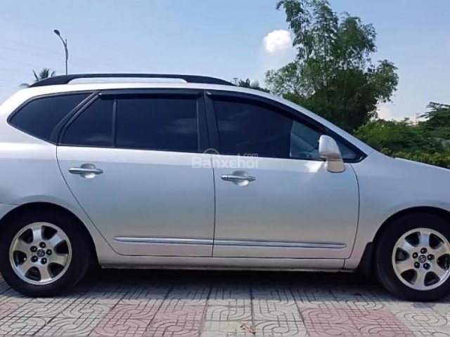 Cần bán xe Kia Carens MT 2009, màu bạc giá cạnh tranh