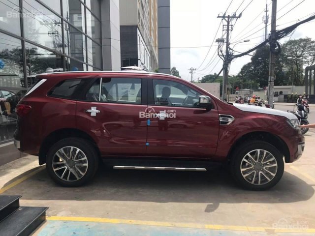 Ford Everest 2018, màu đỏ, nhập khẩu nguyên chiếc, giá tốt có xe giao ngay, trả góp 90%. Hotline 0986812333