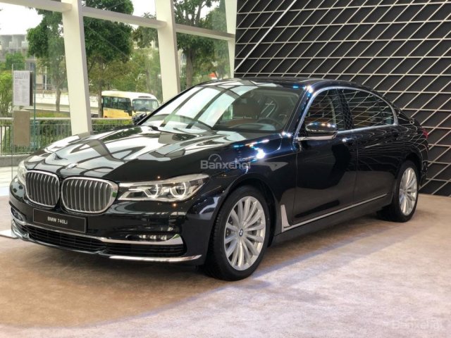 BMW Phú Mỹ Hưng - BMW 7 Series 740Li 2018. Ưu đãi trực tiếp 100tr. Liên hệ: 0938805021- 0938769900