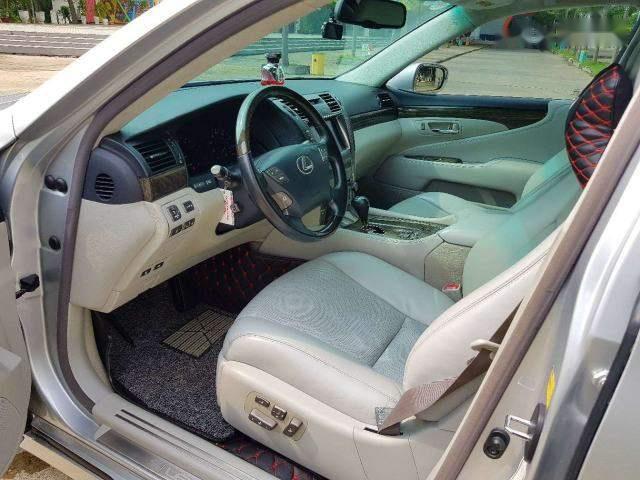 Cần bán Lexus LS 460L đời 2008, màu bạc, nhập khẩu như mới