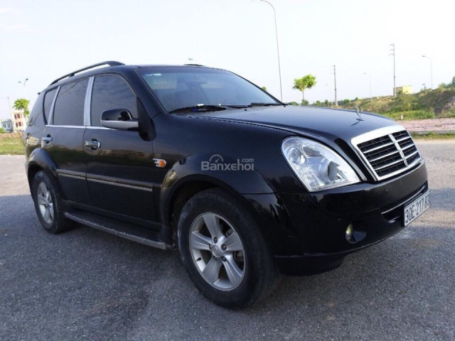 Cần bán xe Ssangyong Rexton II năm 2008 màu đen, 355 triệu, xe nhập