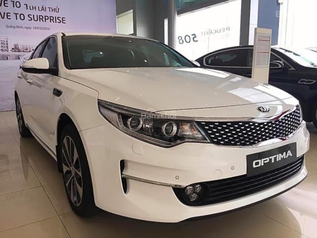 Bán Kia Optima 2.0 AT đời 2018, màu trắng, mới 100%