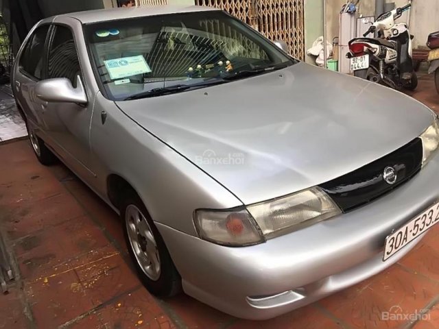 Cần bán lại xe Nissan Sentra đời 1999, màu bạc, xe nhập giá rẻ0