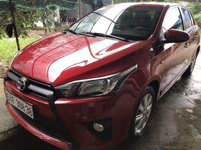 Cần bán xe Toyota Yaris E số tự động sản xuất 2015, màu đỏ