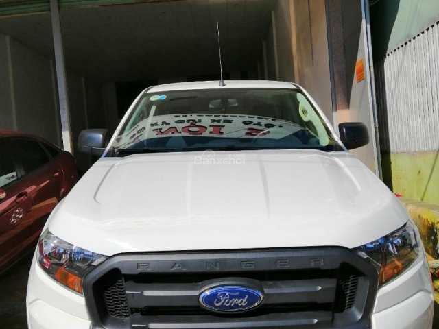 Bán xe Ford Ranger XL 2.2L 4x4 MT đời 2015, đăng kí 2016 màu trắng, nhập khẩu