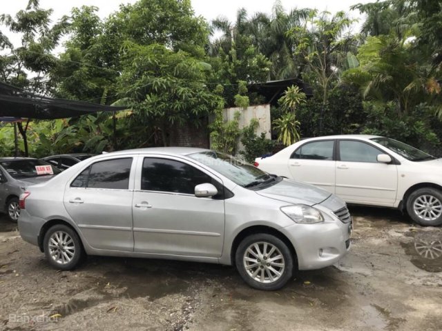 Bán ô tô Toyota Vios đời 2010 màu bạc, giá chỉ 235 triệu