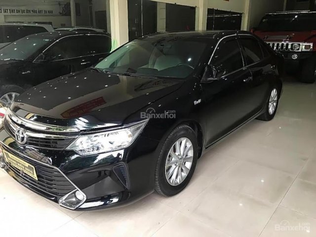 Xe cũ Toyota Camry 2.0E năm 2015, màu đen