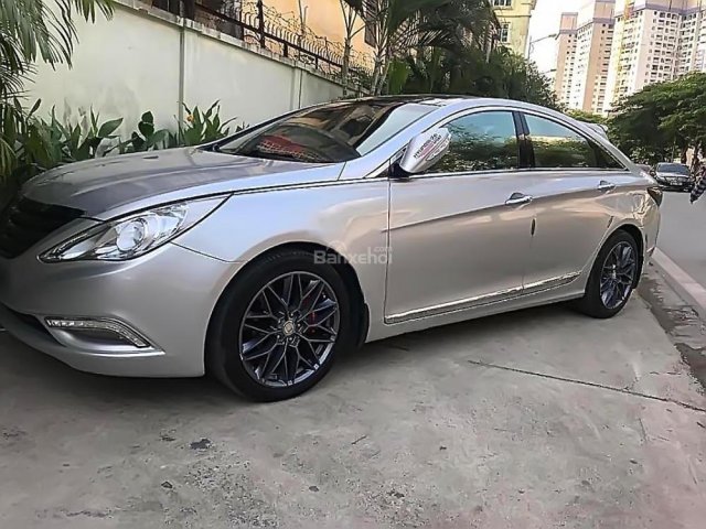 Bán Hyundai Sonata đời 2010, màu bạc, nhập khẩu