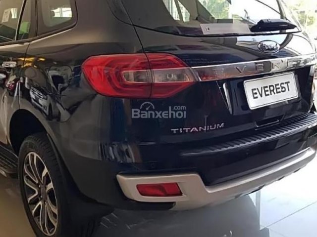 Bán Ford Everest Titanium 2.0L 4x4 AT 2018, màu đen 