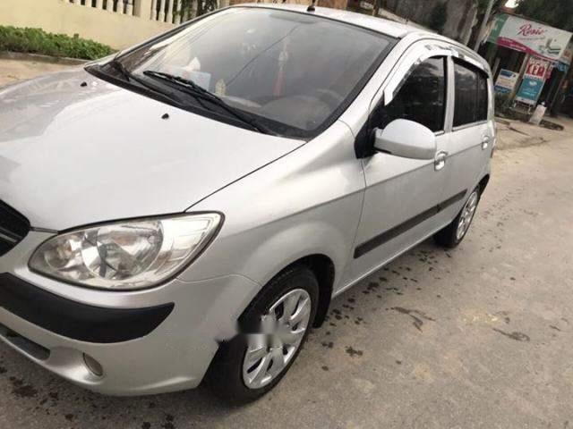 Cần bán lại xe Hyundai Getz 2009, màu bạc xe gia đình giá cạnh tranh