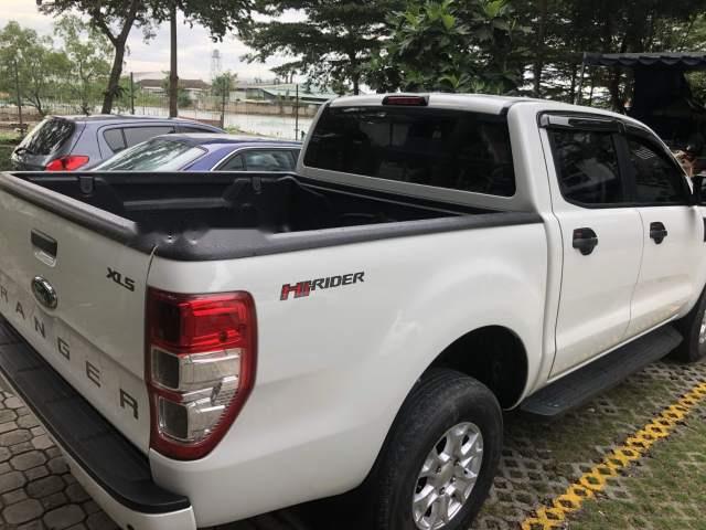 Bán Ford Ranger XLS MT đời 2017, màu trắng số sàn 