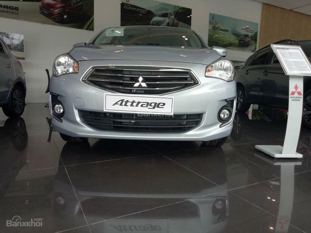 Bán Mitsubishi Attrage MT Eco đời 2018, màu bạc, xe nhập nguyên chiếc Thái Lan, chỉ 376 triệu