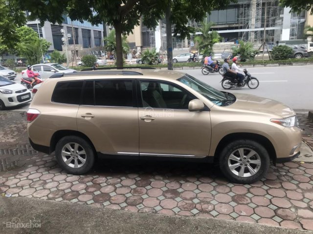 Bán xe Toyota Highlander năm 2011, màu vàng, nhập khẩu