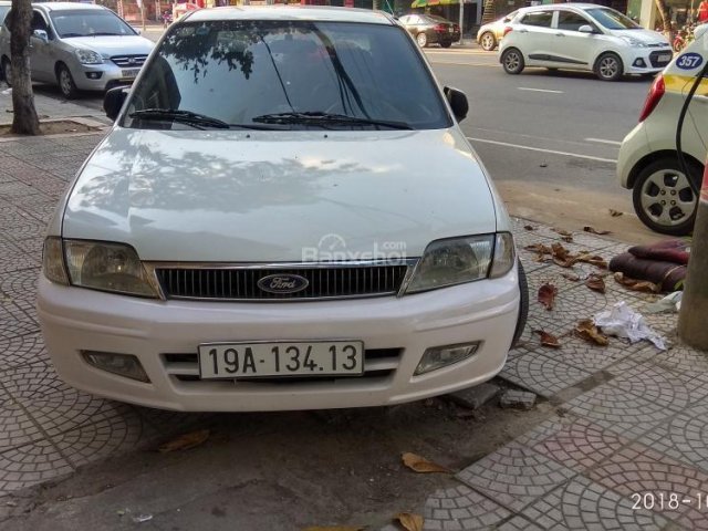 Cần bán xe Ford Laser Deluxe năm sản xuất 2001, màu trắng