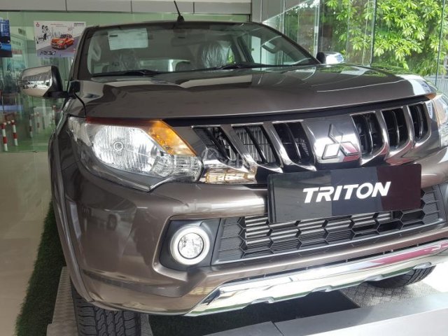 Bán ô tô Mitsubishi Triton 4x2 AT MIVEC sản xuất 2018, màu nâu, nhập khẩu nguyên chiếc, giao xe ngay