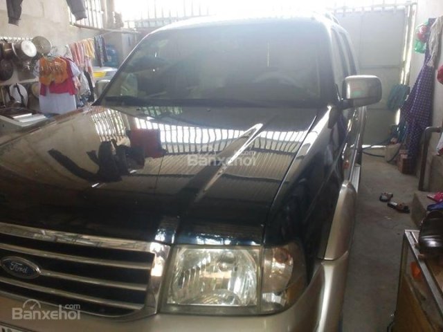 Bán Ford Everest 4x2 đời 2005, xe còn như mới