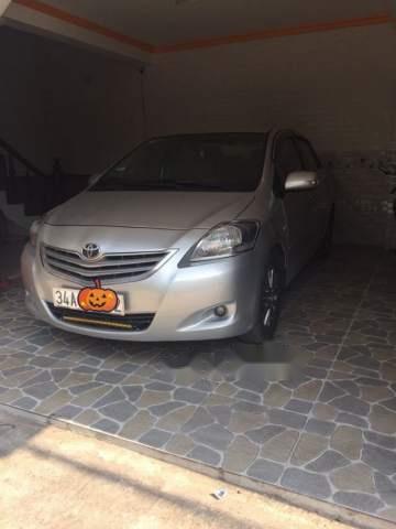 Cần bán gấp Toyota Vios E sản xuất năm 2010, màu bạc xe gia đình, 325tr