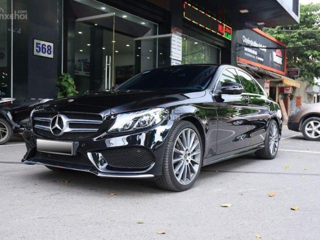 Mercedes-Benz C class C300 AMG model 2018 đời 2017, màu đen xe đẹp