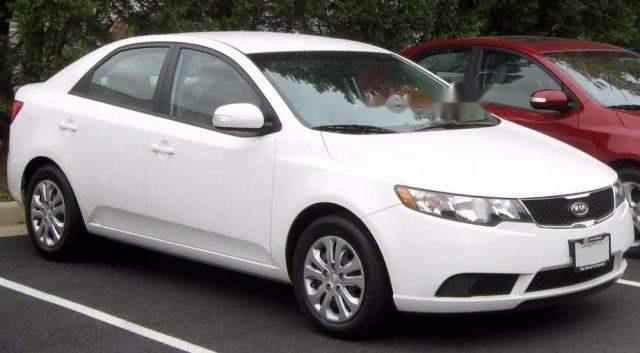 Bán Kia Forte 2013, màu trắng giá cạnh tranh