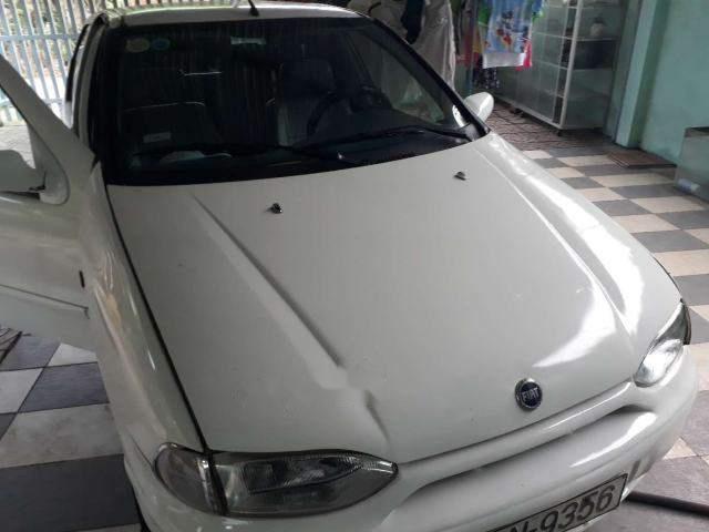 Cần bán gấp Fiat Siena đời 2005, màu trắng giá cạnh tranh