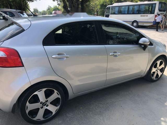 Cần bán xe Kia Rio năm 2012, màu bạc, xe nhập, giá 389tr