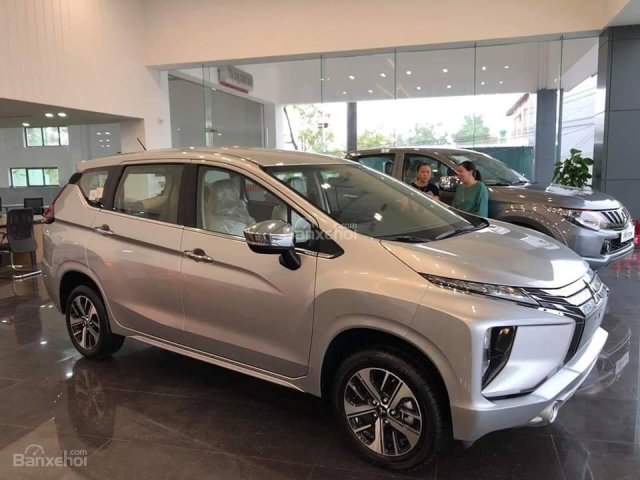 " HOT" Cần bán Mitsubishi Xpander AT sản xuất năm 2018, màu bạc, nhập khẩu nguyên chiếc, LH: Yến 0968.660.828