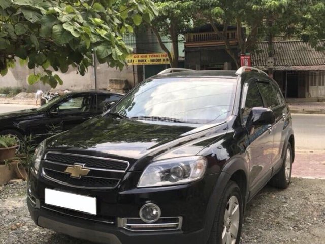 Bán xe Chevrolet Captiva đời 2009, số sàn màu đen cực bóng bẫy