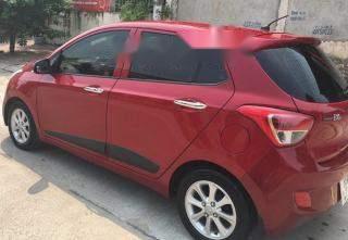 Cần bán xe Hyundai Grand i10 năm 2016, màu đỏ xe gia đình