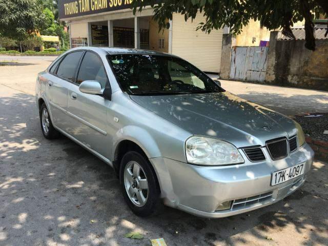 Cần bán Daewoo Lacetti năm 2005, màu bạc