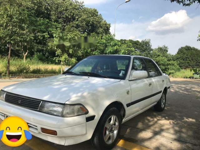 Xe Toyota Corona đời 1988, màu trắng xe gia đình cần bán