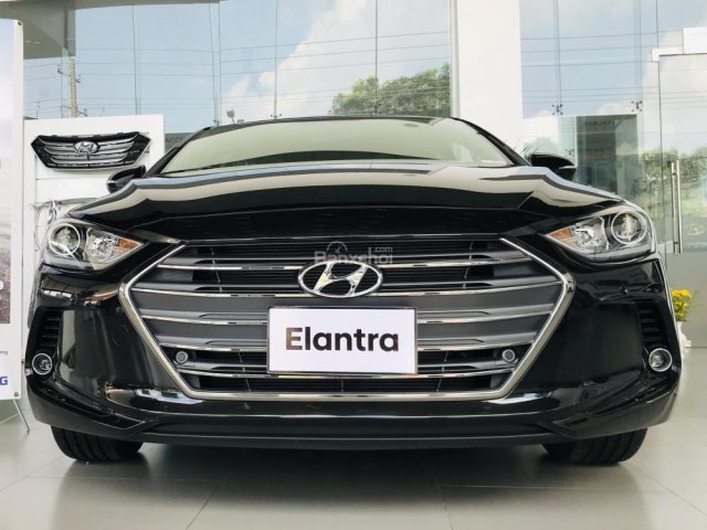 Bán Hyundai Elantra, giá chỉ từ 562 triệu. Xe có sẵn giao ngay