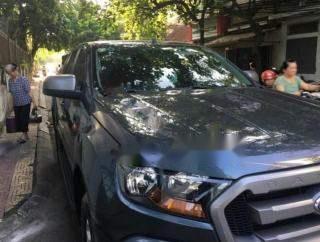 Cần bán lại xe Ford Ranger XLS 2.2L 4x2 AT sản xuất năm 2015 số tự động