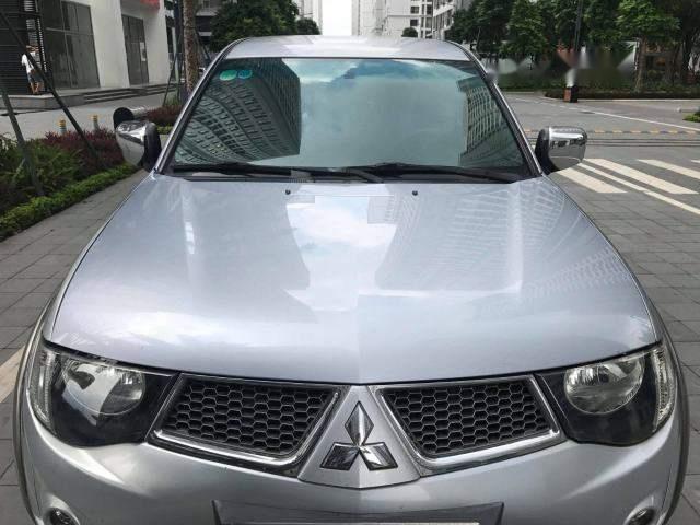 Bán Mitsubishi Triton 2.5 số sàn, máy dầu 2 cầu 4*4, đk 2010 chính chủ sử dụng từ đầu