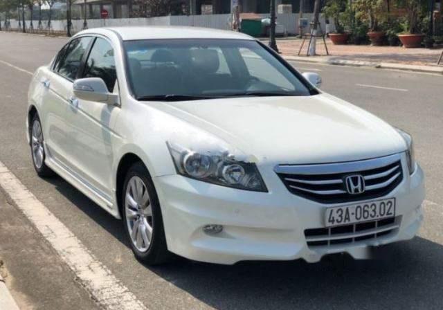 Cần bán xe cũ Honda Accord sản xuất 2012, màu trắng