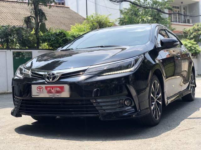 Bán Toyota Corolla Altis 2.0 Sport sản xuất năm 2017, màu đen, 865 triệu