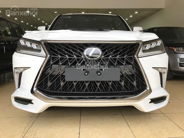 Bản đặc biệt Lexus LX570 Super Sport S, model 2019 trắng, nội thất hai màu