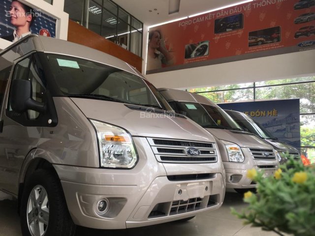 Cần bán Ford Transit đời 2018, màu cát