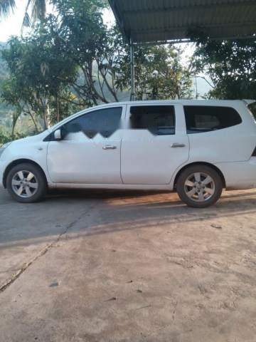 Bán ô tô Nissan Grand livina 2011, màu trắng0