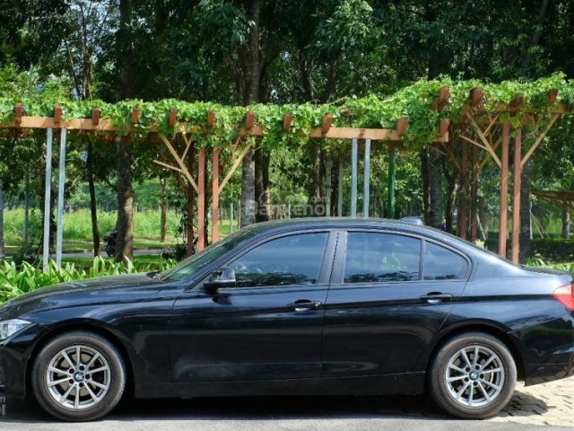 Bán xe nhà cực mới cực êm 320i, màu đen - 25.000km