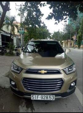 Gia đình bán Chevrolet Captiva Revv 2.4 sản xuất năm 2016, màu vàng cát