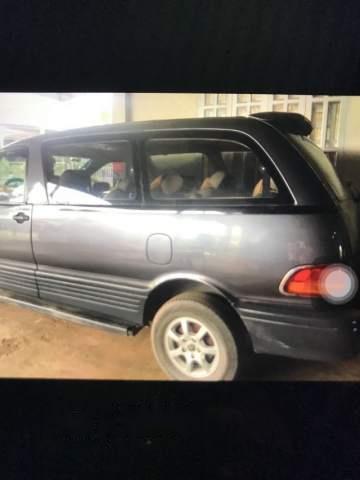 Cần bán xe Toyota Previa sản xuất năm 1992, màu xám