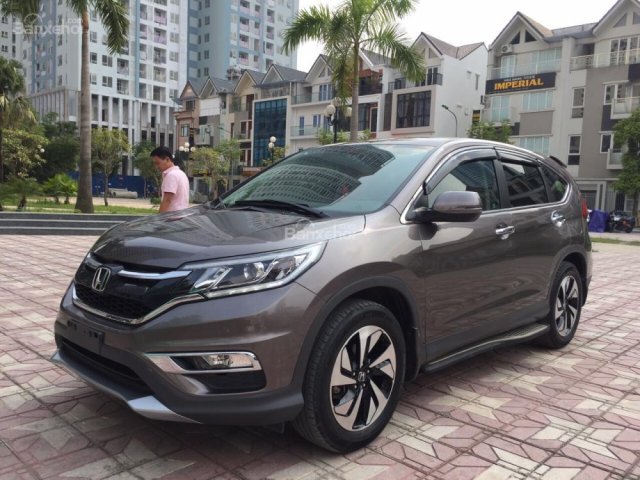 Bán xe Honda CR V 2.4 năm 2016 màu titan, biển Hà Nội