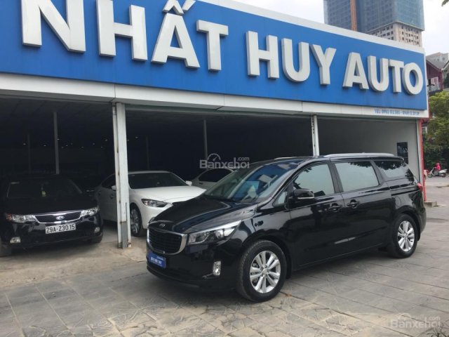 Bán Kia Sedona 2.2AT sản xuất 2015, màu đen, giá cạnh tranh