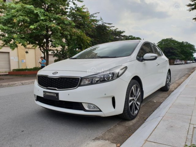 Bán Kia Cerato sản xuất 2017, màu trắng, siêu lướt