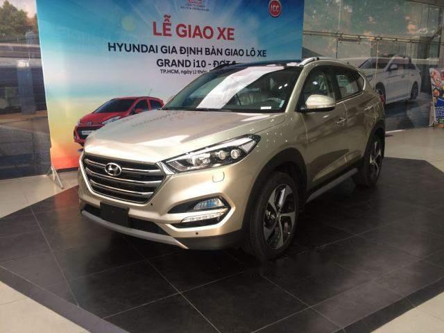 Bán ô tô Hyundai Tucson đời 2018, màu vàng giá tốt