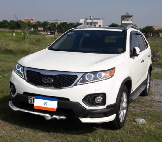 Cần bán gấp Kia Sorento sản xuất năm 2013, màu trắng, giá chỉ 637 triệu